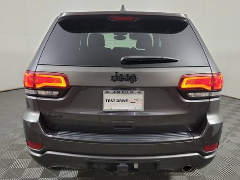 Used 2018 Jeep Grand Cherokee Altitude AWD/4WD image 5