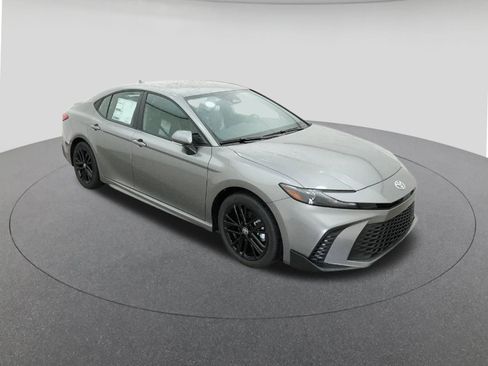 New 2026 Toyota Camry SE image 13