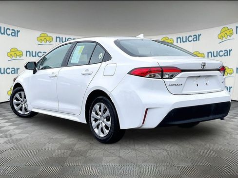 Certified 2025 Toyota Corolla LE FWD image 4