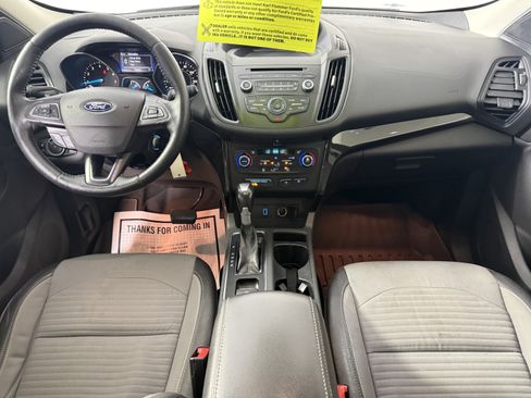Used 2017 Ford Escape SE w/ SE Sport Appearance Package AWD/4WD image 9