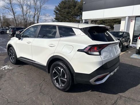 Used 2024 Kia Sportage LX image 3