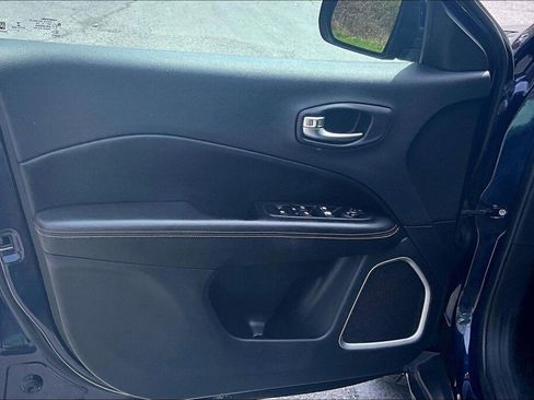 Used 2020 Jeep Compass Latitude w/ Cold Weather Group image 12