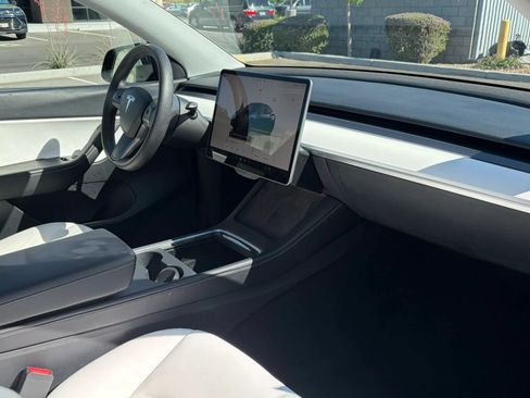 Used 2022 Tesla Model Y Performance AWD/4WD image 14