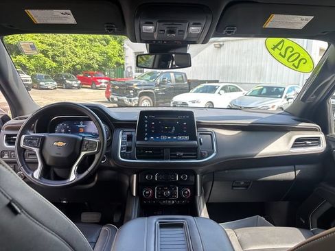Used 2024 Chevrolet Suburban Premier AWD/4WD image 12