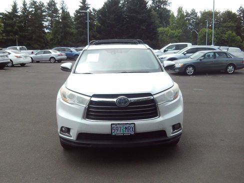 Used 2015 Toyota Highlander Limited w/ Driver Technology Package AWD/4WD image 8