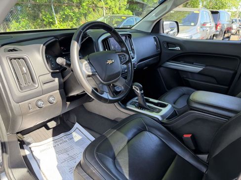 Used 2022 Chevrolet Colorado LT w/ Luxury Package AWD/4WD image 13