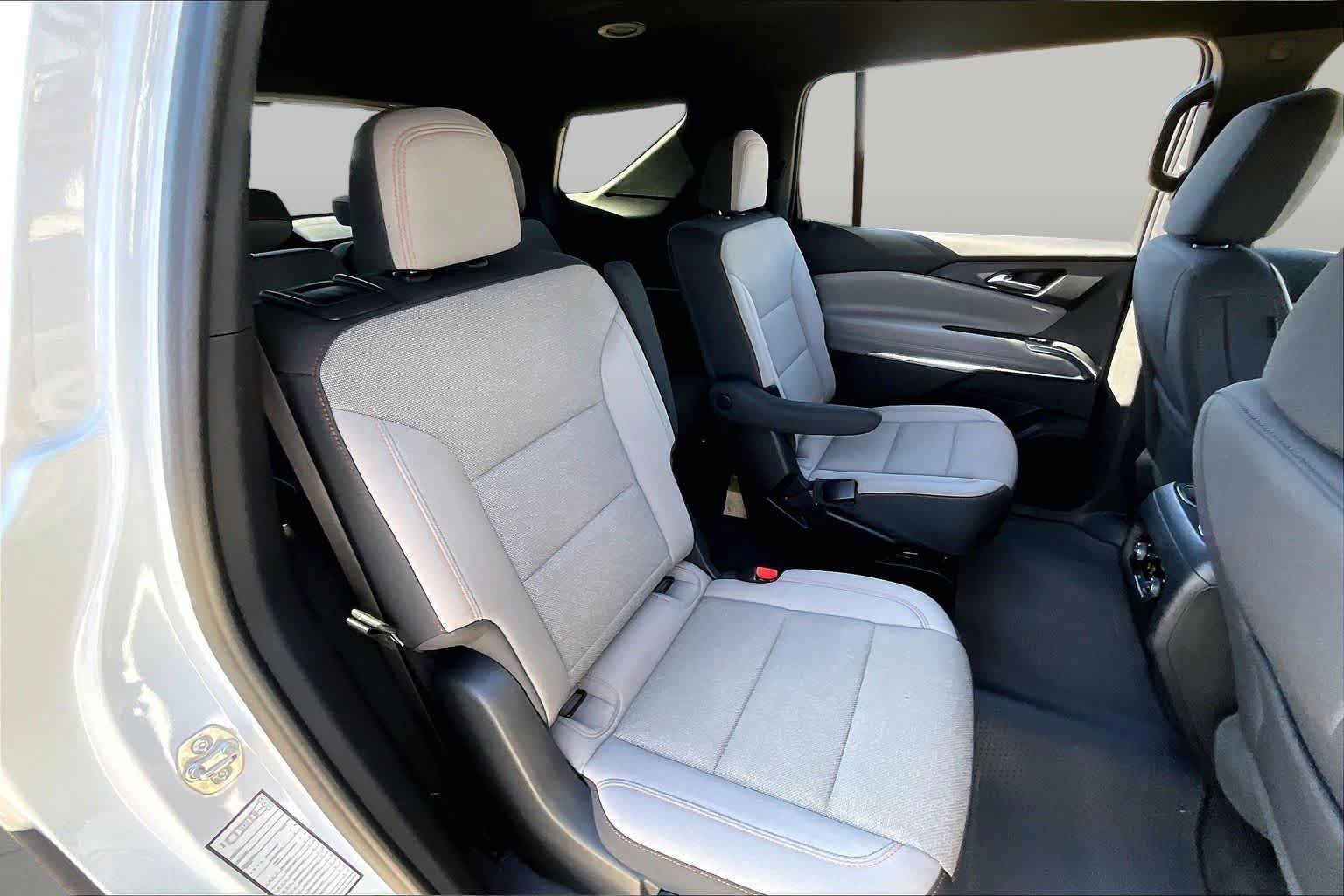 Used 2026 Chevrolet Traverse LT w/ Driver Confidence Package FWD image 20