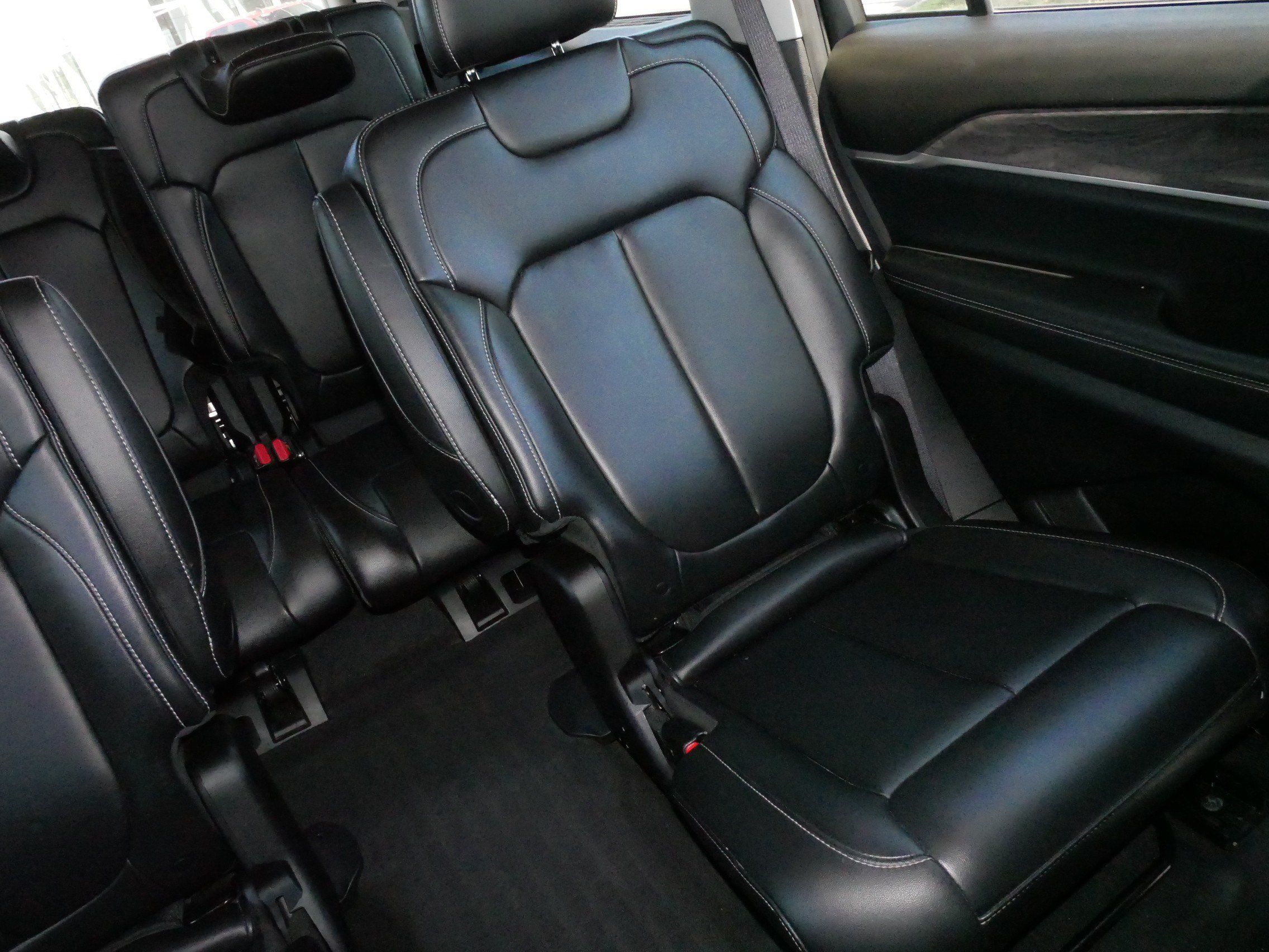 Used 2022 Jeep Grand Cherokee L Limited AWD/4WD image 14
