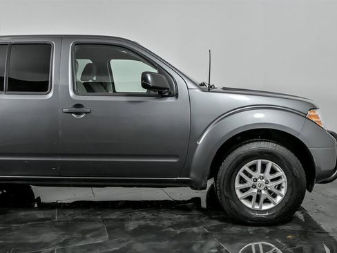 Used 2019 Nissan Frontier SV image 11