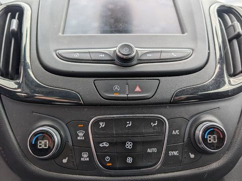 Used 2022 Chevrolet Equinox RS image 21