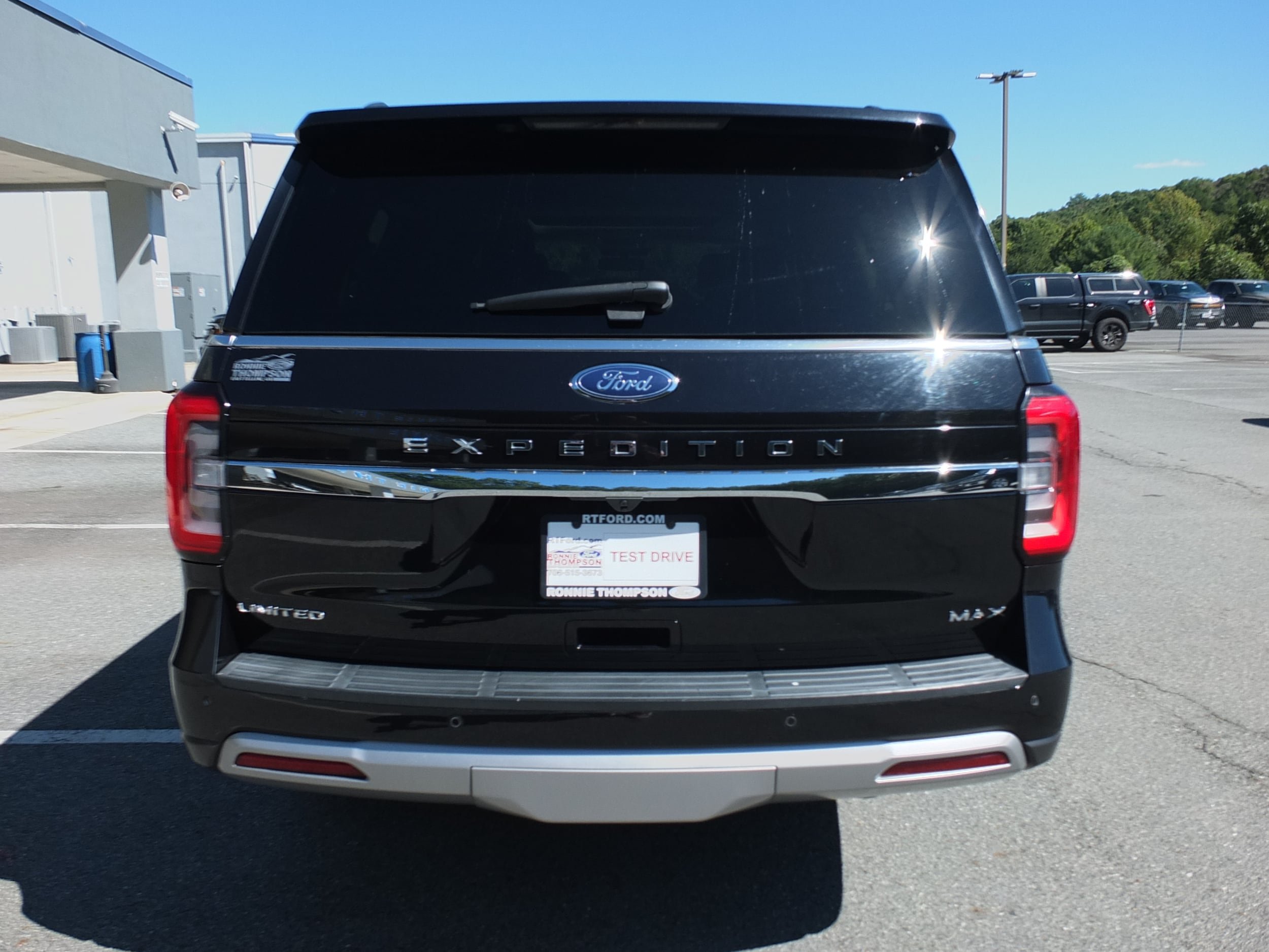 Used 2024 Ford Expedition Max Limited AWD/4WD image 4