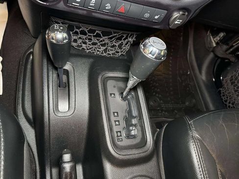 Used 2016 Jeep Wrangler Sahara AWD/4WD image 25