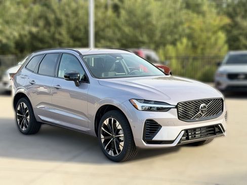 New 2026 Volvo XC60 T8 Plus w/ Protection Package Premier AWD/4WD image 4