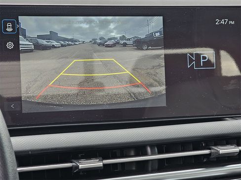 Certified 2025 Hyundai Santa Cruz SEL image 10