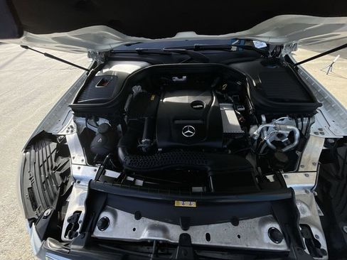 Used 2019 Mercedes-Benz GLC 300 4MATIC image 30