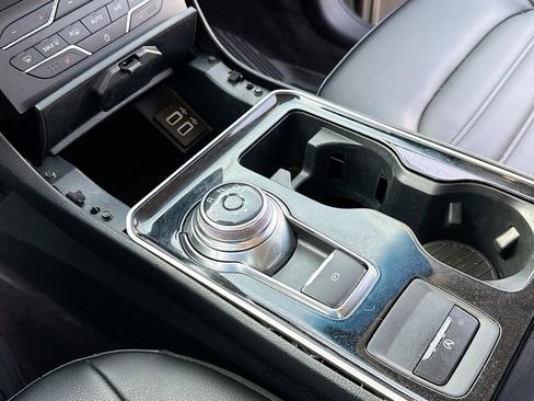 Used 2020 Ford Edge SEL image 11