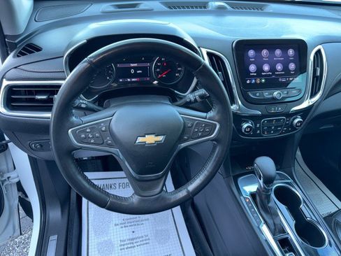 Used 2022 Chevrolet Equinox Premier FWD image 17