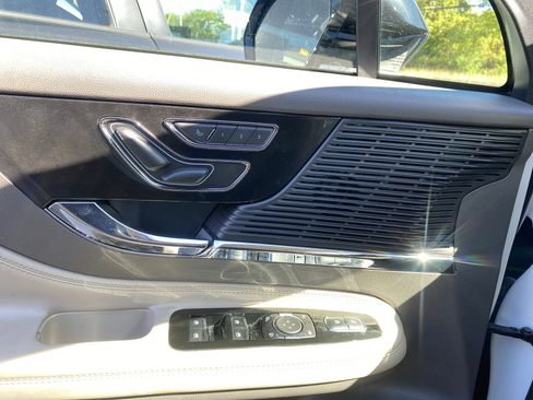 Used 2022 Lincoln Corsair AWD w/ Equipment Group 101A image 11