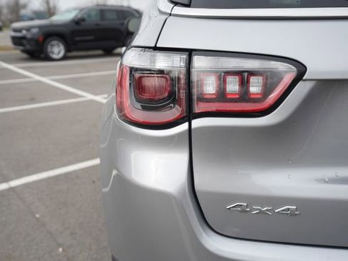 Used 2024 Jeep Compass Limited image 39