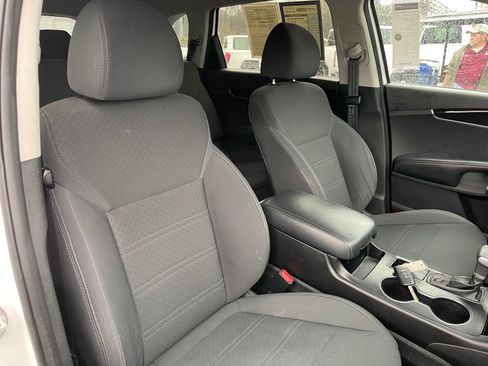 Used 2020 Kia Sorento LX image 28