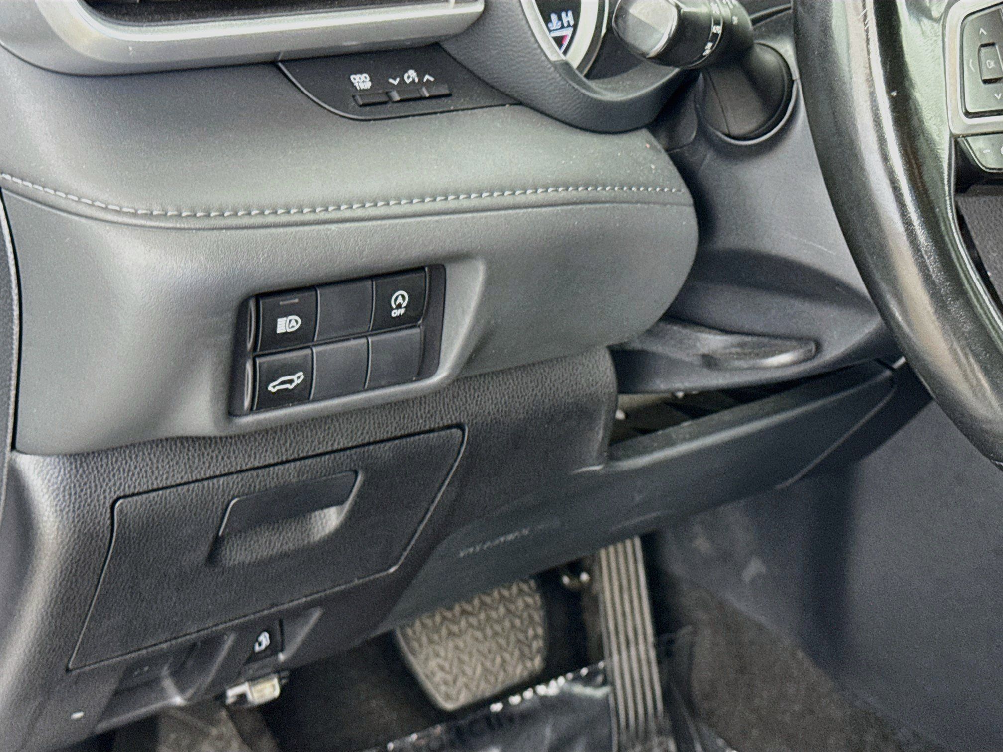 Used 2023 Toyota Highlander XLE FWD image 12