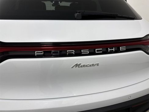 Certified 2025 Porsche Macan image 19