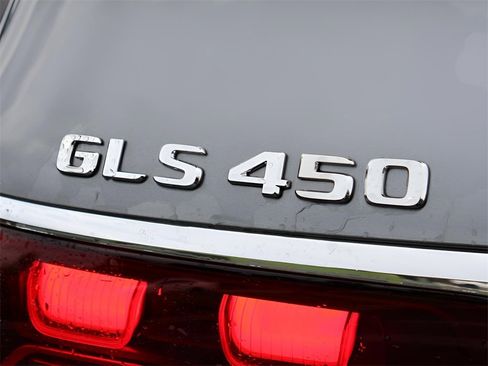 Certified 2025 Mercedes-Benz GLS 450 4MATIC image 8