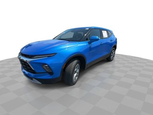 Certified 2025 Chevrolet Blazer LT FWD image 4