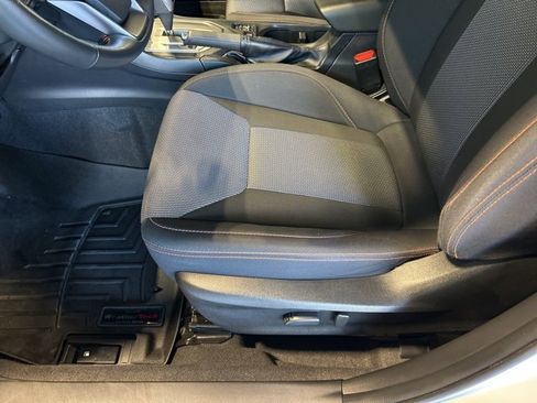 Used 2023 Subaru Crosstrek 2.0i Premium image 16