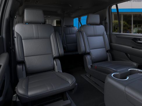 New 2026 Chevrolet Suburban RST w/ Comfort Package AWD/4WD image 17