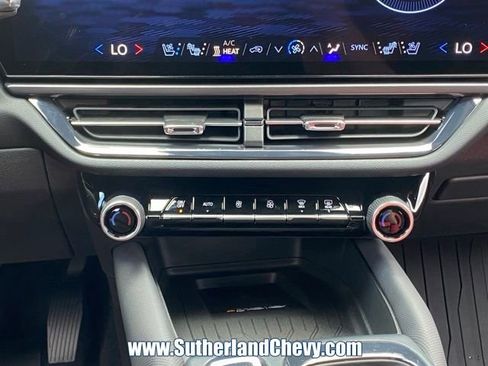 Used 2026 Chevrolet Equinox EV RS w/ Convenience Package II AWD/4WD image 35