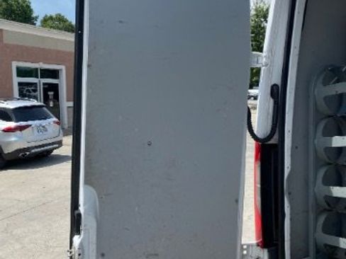Used 2019 Mercedes-Benz Sprinter 2500 image 11