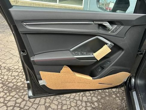 Used 2025 Audi Q3 2.0T Premium Plus w/ Premium Plus Package image 9