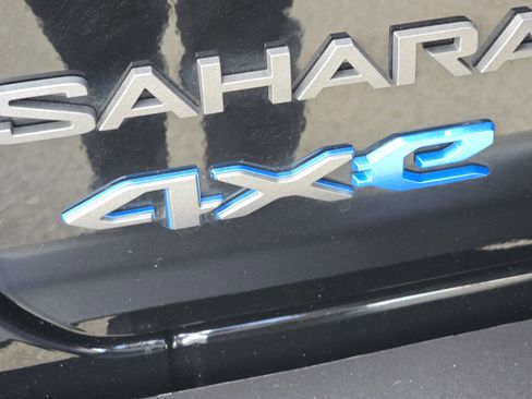 Used 2025 Jeep Wrangler Sahara image 16