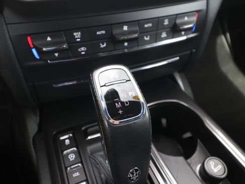 Used 2021 Maserati Ghibli S RWD image 23