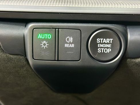 Used 2025 Porsche 911 Carrera 4 GTS image 31