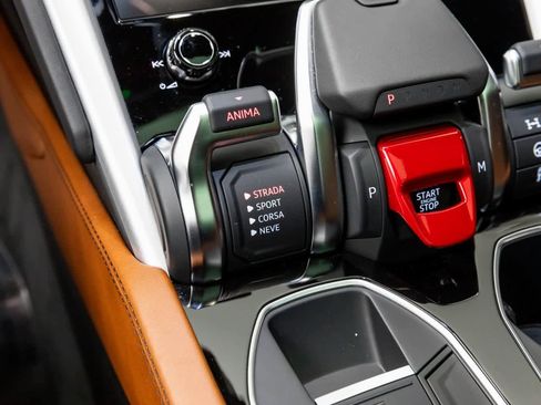 Used 2022 Lamborghini Urus image 38