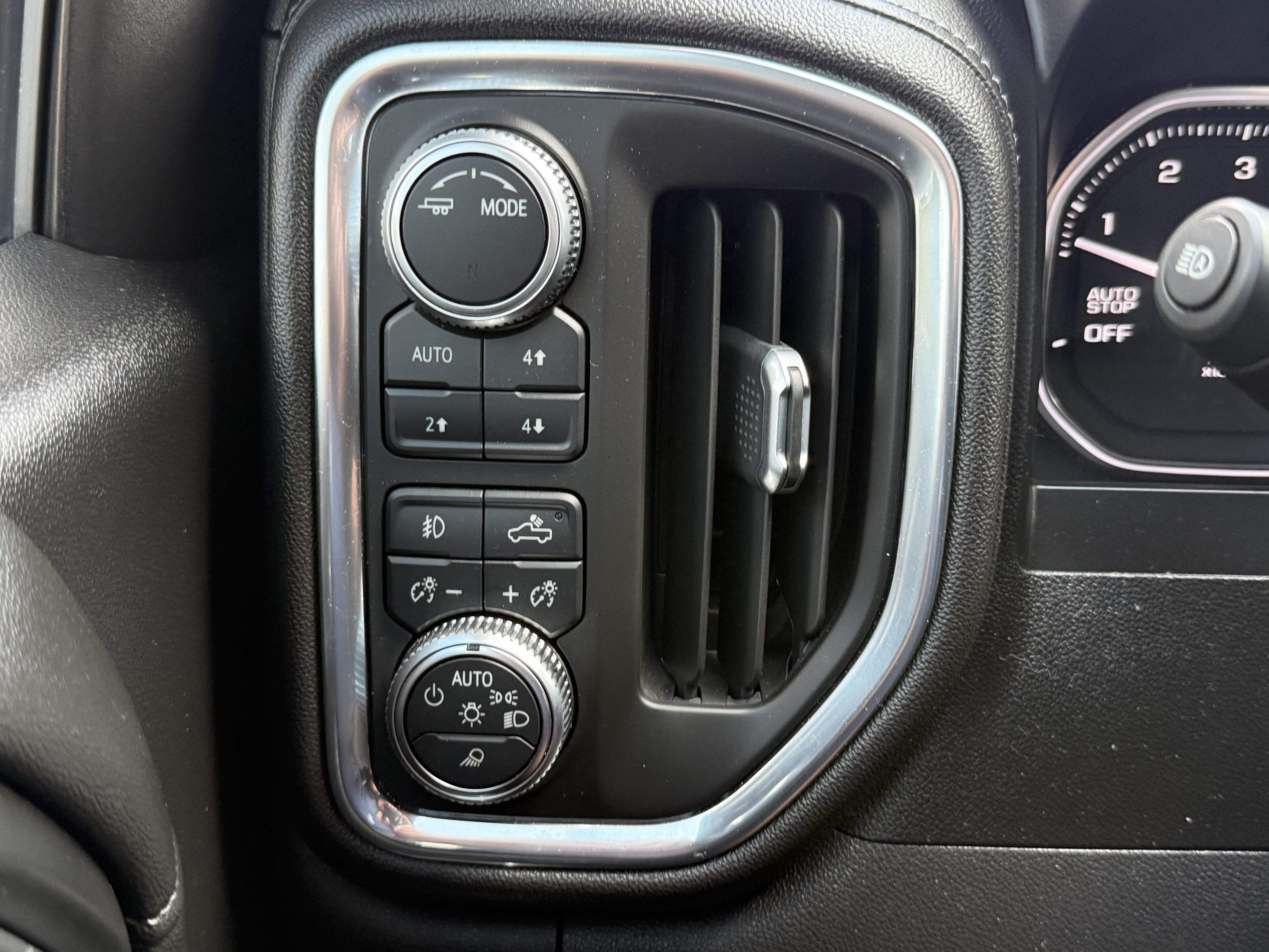 Used 2021 GMC Sierra 1500 Denali w/ Driver Alert Package II AWD/4WD image 23