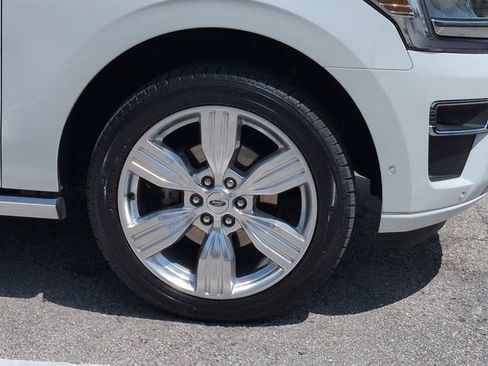 Certified 2024 Ford Expedition Max Platinum RWD image 11