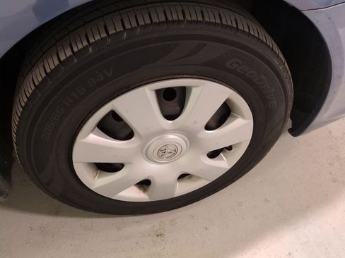 Used 2003 Toyota Camry XLE image 4