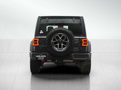Used 2024 Jeep Wrangler Unlimited Rubicon w/ Convenience Group AWD/4WD image 4