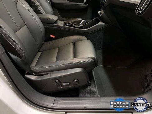 Used 2025 Volvo XC40 B5 Plus image 85