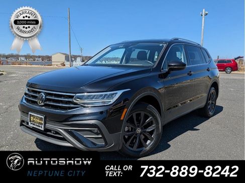 Used 2024 Volkswagen Tiguan SE AWD/4WD image 1