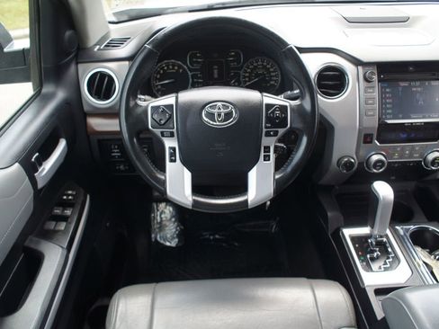 Used 2019 Toyota Tundra Limited w/ Limited Premium Package AWD/4WD image 4