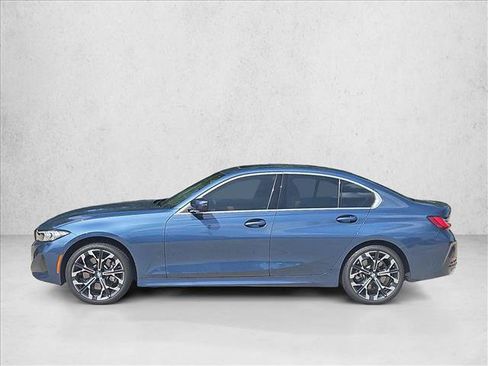 Used 2026 BMW 330i Sedan w/ Premium Package RWD image 4