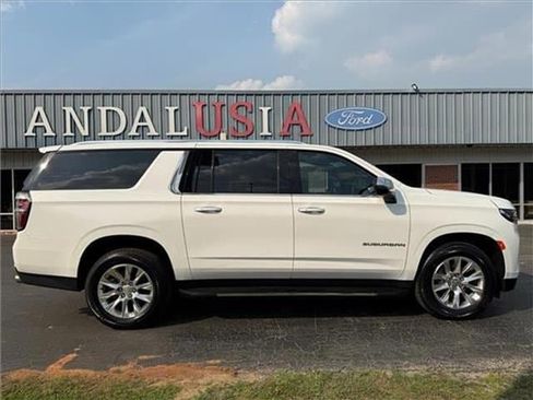 Used 2023 Chevrolet Suburban Premier image 28