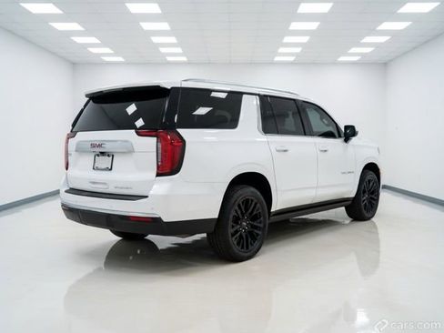 Used 2021 GMC Yukon XL Denali w/ Denali Premium Package image 6