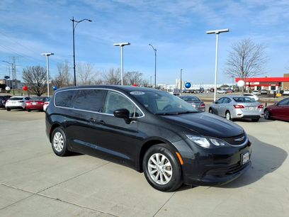 Used 2019 Chrysler Pacifica LX w/ Tire & Wheel Group
