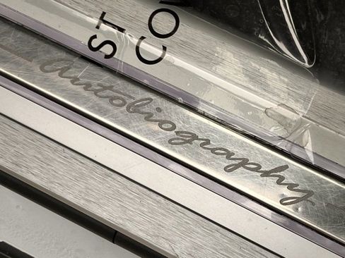 Used 2019 Land Rover Range Rover Long Wheelbase Autobiography image 25