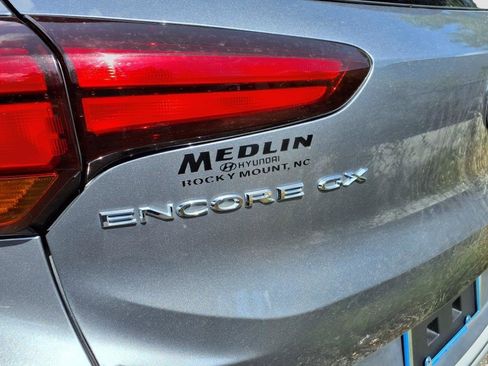 Used 2021 Buick Encore GX Select image 5